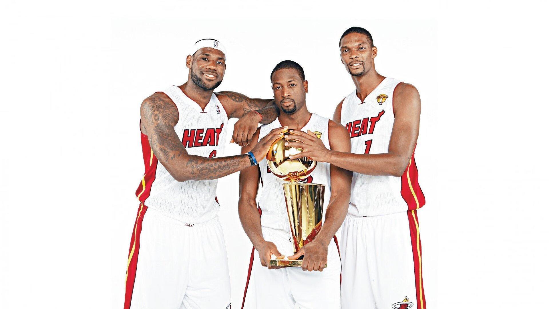 湖船大战落幕,詹姆斯36分闪耀,伦纳德32分哈登21分,东契奇伤退成焦点